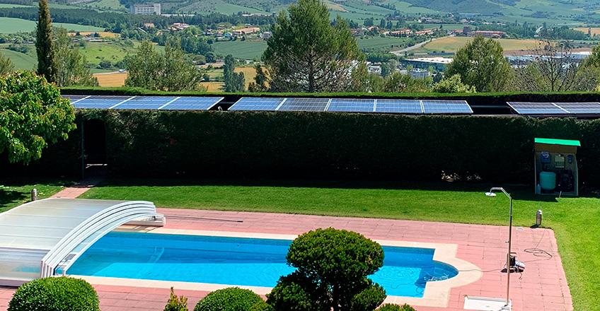 Piscina climatizada con placas solares